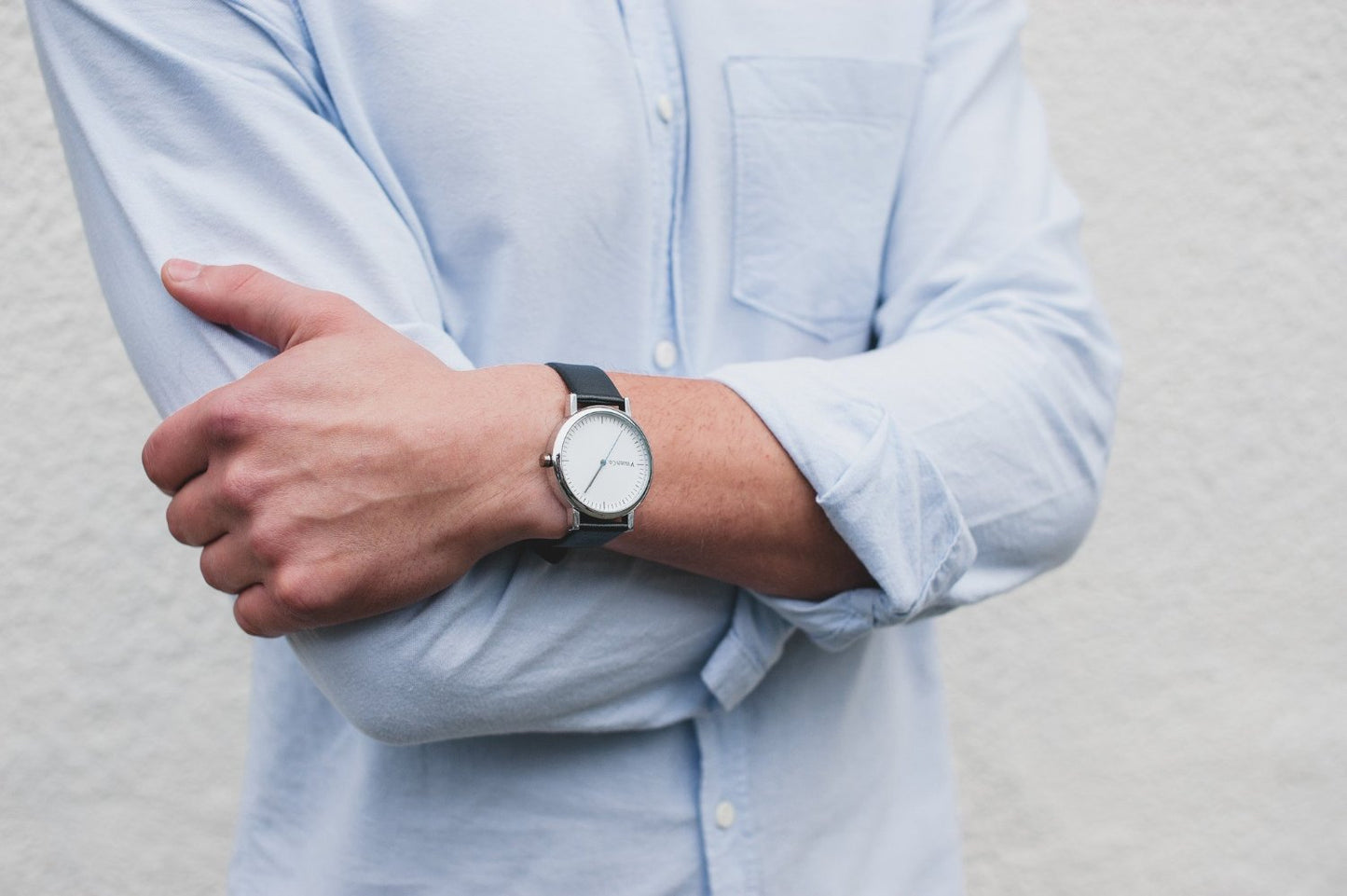 V WATCH CO. / White dial - HODINA