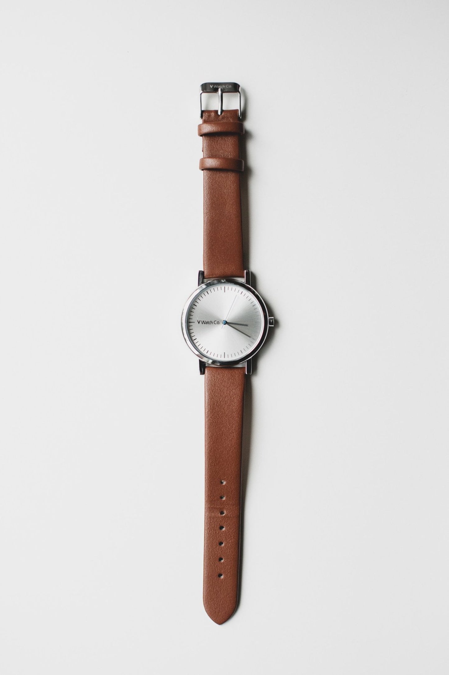 V WATCH CO. / Brushed dial - HODINA